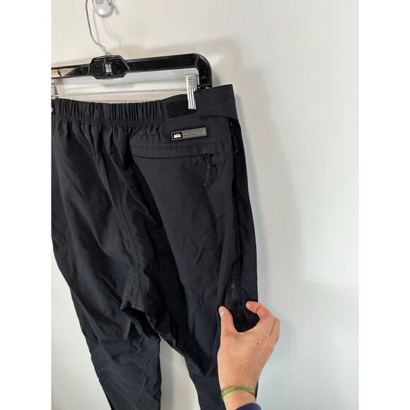 REI Pull On Rain Pants Lined Black Size Large Adjustable Waist Packable Hiking - Picture 13 of 14